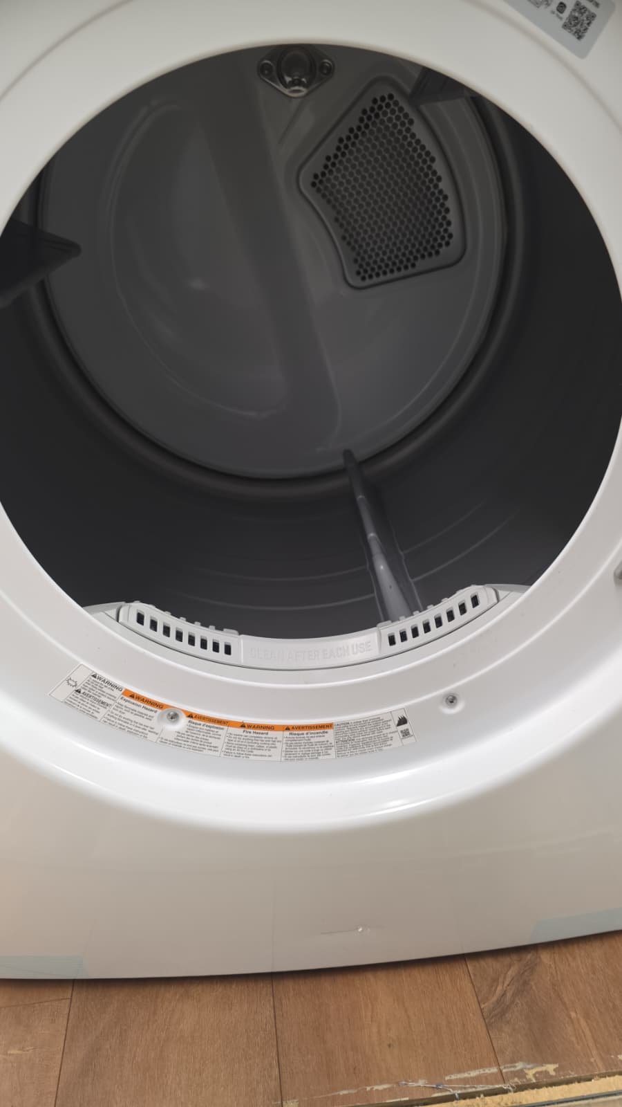 LG 27" NEW SMART FRONT LOAD STACKABLE ELECTRIC DRYER - Image 2