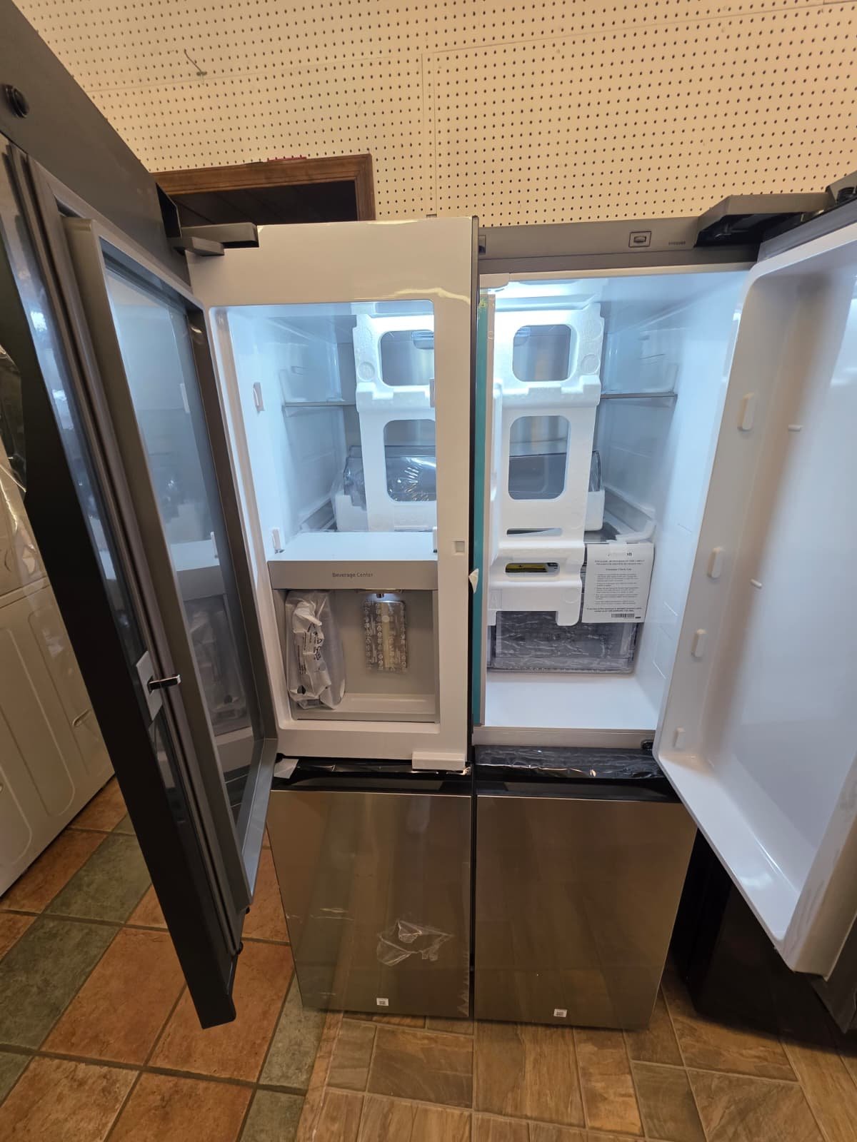 SAMSUNG BESPOKE 36" NEW OPEN BOX FAMILY HUB FRENCH DOOR REFRIGERATOR - Image 3