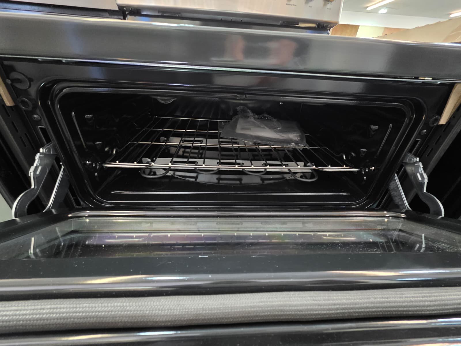 GE 30" NEW FREESTANDING DOUBLE OVEN GLASS TOP ELECTRIC STOVE - Image 3