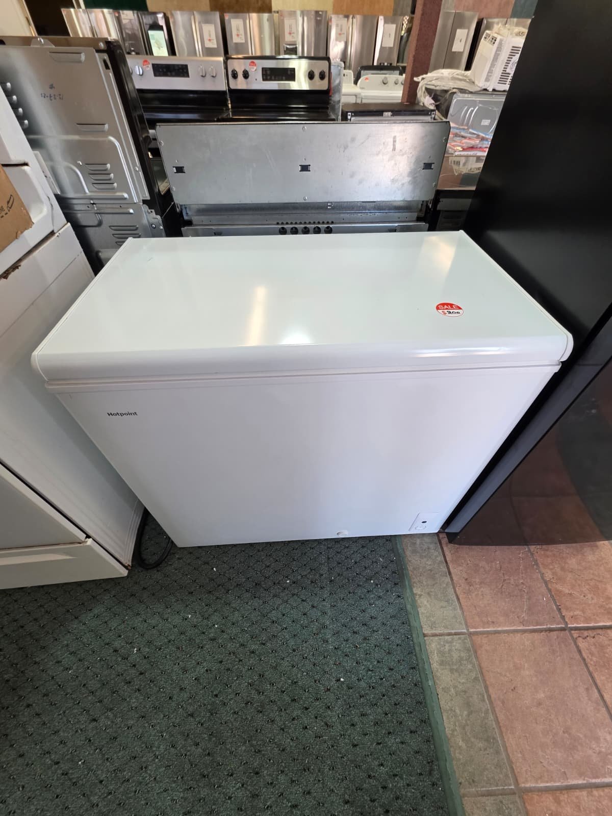 HOTPOINT USED DEEP FREEZER IN WHITE