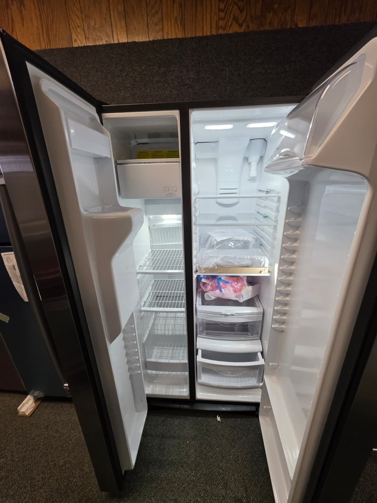 GE 36" WIDE NEW OPEN BOX SIDE BY SIDE REFRIGERATOR WITH WARRANTY - Image 2