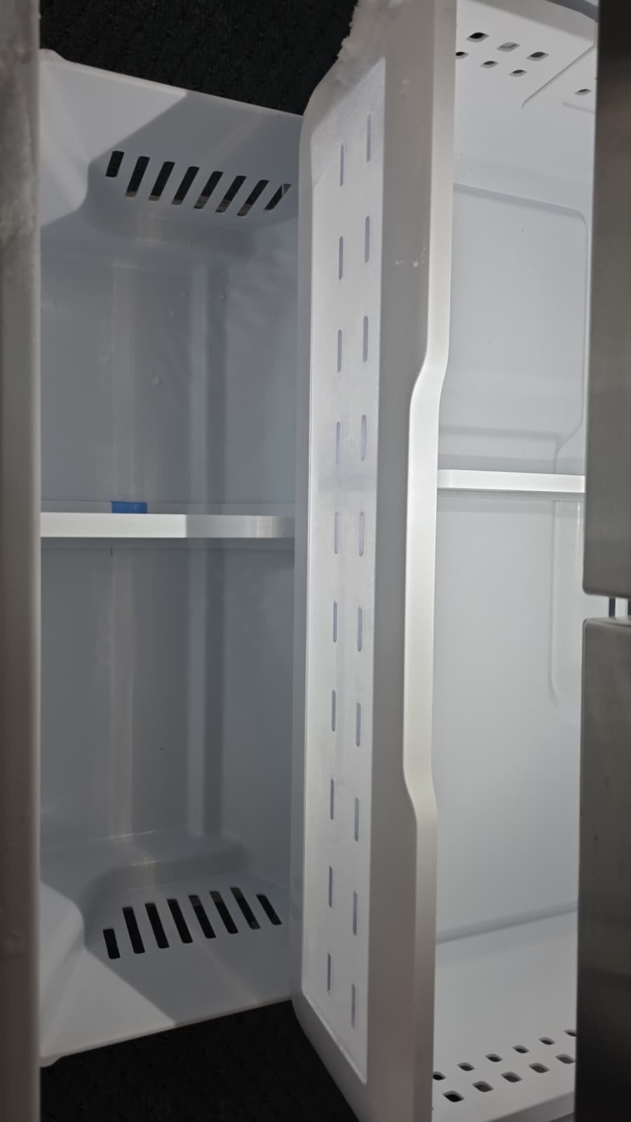 Café CYE22TP2MIS1 22.2 Cu. Ft. Smart Counter-Depth French Door Refrigerator - Image 3