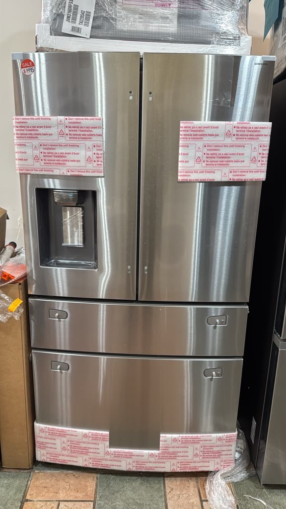 Samsung RF28R7201SR/AA 28 Cu. Ft. 4-Door French Door Refrigerator