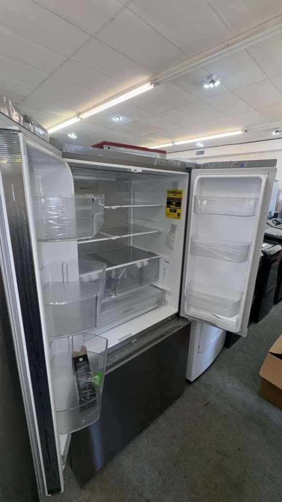 LG 27 Cu. Ft. Smart Counter-Depth MAX™ French Door Refrigerator - Image 2