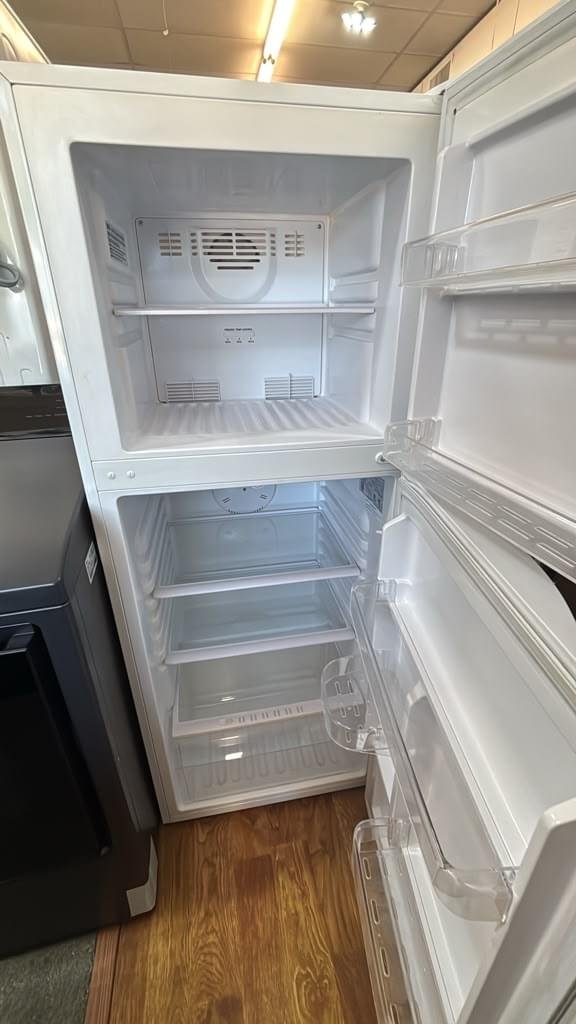 Haier HA10TG21BSW 10.0 Cu. Ft. Top Freezer Refrigerator – Stainless Steel - Image 2