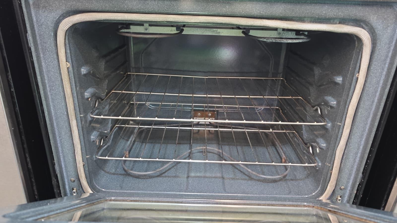 Whirlpool WFE361LVD 30" Freestanding Electric Range - Image 2