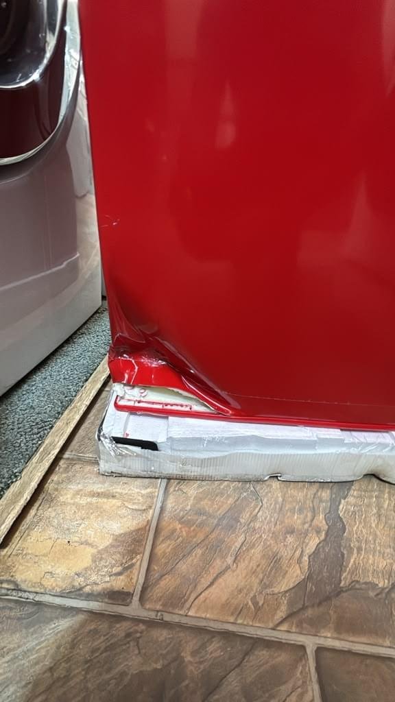 Vissani 3.2 Cu. Ft. Compact Refrigerator - Image 3