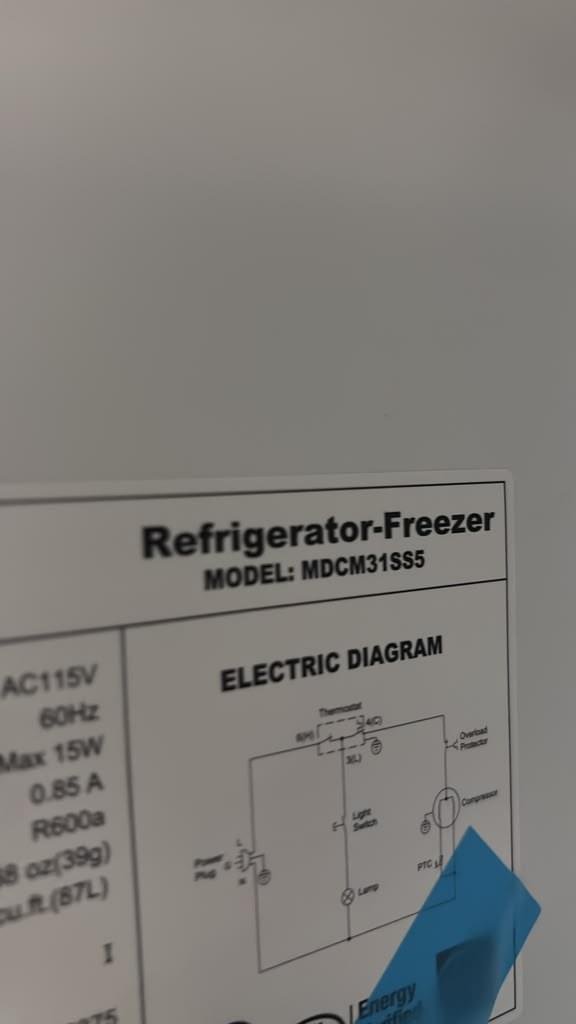 Vissani 3.2 Cu. Ft. Compact Refrigerator - Image 4