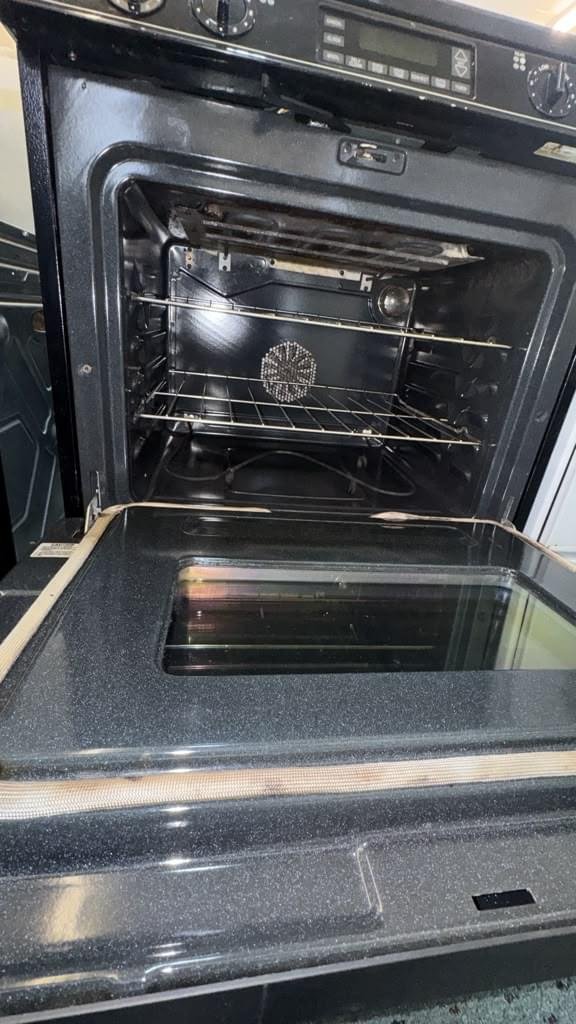 MAYTAG 30" USED GLASS TOP SLIDE IN ELECTRIC RANGE - Image 2