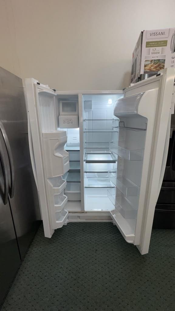 WHIRLPOOL 36" USED SIDE BY SIDE REFRIGERATOR - WHITE - Image 2